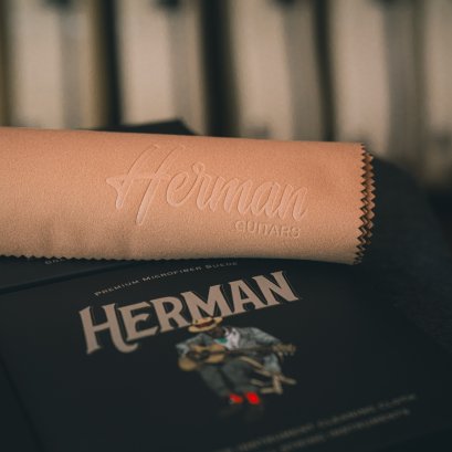 ผ้าเช็ดกีตาร์ Herman Suede Cloth Almond
