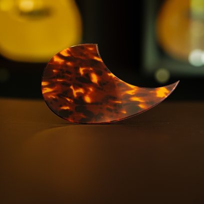 Master Vintage Lava OM ปิ๊กการ์ดกีตาร์ เกรดไฮเอ็นด์