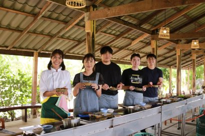 โรงเรียนสอนทำอาหารไทยในฟาร์มโรงนาข้าว THE RICE BARN THAI COOKING FARM (ครึ่งวันตอนเย็น)