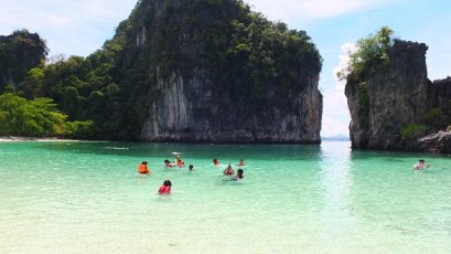 快艇探索詹姆士邦德岛一日游