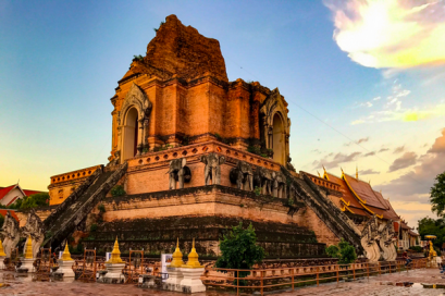 เที่ยวเชียงใหม่ด้วยรถตู้พร้อมคนขับ ไหว้พระ 9 วัดหลวงเชียงใหม่