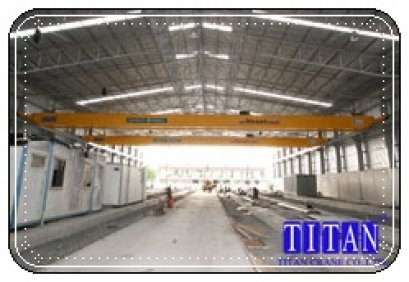 เครนเหนือศีรษะ แบบคานคู่ น้ำหนักยก 5 ตัน กว้าง 33 เมตร สูง 10 เมตร รางวิ่งยาว 90 เมตร