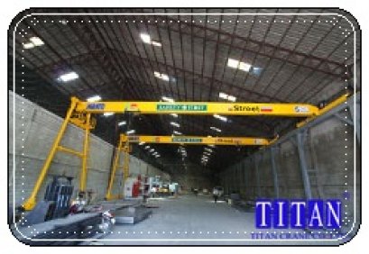 เครนสนามขาสูงข้างเดียว แบบคานเดี่ยว น้ำหนักยก 5 ตัน กว้าง 18 เมตรระยะยกสูง 10 เมตร รางวิ่งยาว 83 เมตร