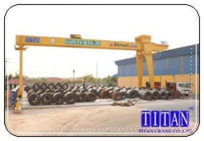 เครนสนามขาสูงสองข้าง แบบคานคู่น้ำหนักยก 25 ตัน กว้าง 28+5 เมตร ระยะยกสูง 10 เมตร รางวิ่งยาว 54 เมตร