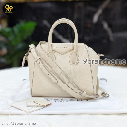 Givanchy	Antigona Mini Bag Off White SHW	Goat Leather	แบรนด์เนมมือสอง.
