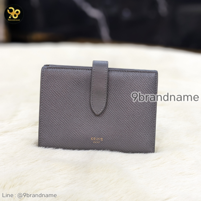 Celine Medium Strap Wallet In Grained Calfskin Calf แบรนด์เนมมือสอง 
