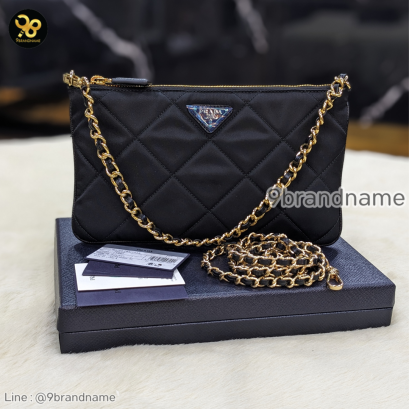 Prada Re-Nyulon Pounch In Enameled แบรนด์เนมมือสอง