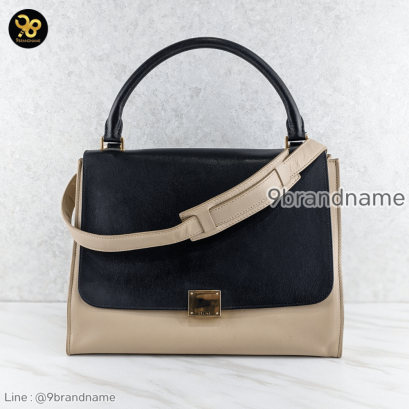 Celine Trapez Calf-หนังกลับ Beige Black แบรนด์เนมมือสอง