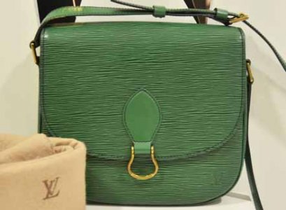 Louis Vuitton Cross Body Epi สีเขียว ลายไม้ ขนาดเล็กน่ารักค่ะ
