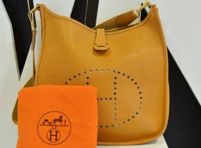 Hermes Evelyn GM สี Pumpkin ทรงสะพาย crossbody แบบ unisex เท่ๆค่ะ