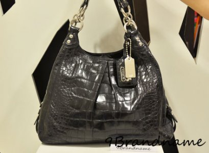 Coach shoulder Bag สายคู่ หนังแท้ลายจระเข้สสีดำมัน สวยเริดค่า สภาพสวยเช่นกาน