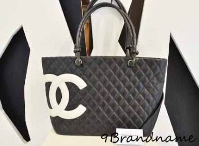 Chanel Cambon Tote ทรง Neverfull สีดำโลโก้ขาว หนังแกะทั้งใบค่า สภาพดี ใช้ง่ายค่า