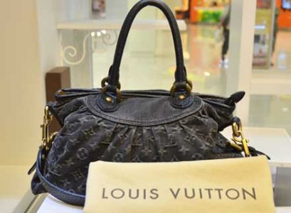 Louis Vuitton Neo Cabby ผ้ายีนส์สีดำ Limited อะไหล่รมดำ เท่เก๋มากๆ สภาพสวยค่ะ