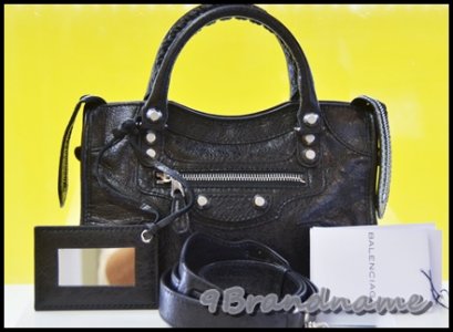 Balencaiga Mini City Black Silver Giant Stud กระเป๋าใบมินิ พร้อมสายาะพา ยาว สีดำหมุดเงินใหญ่ สวยเท่่ และใช้งานงายค่า ไปได้ทุกที่ ไม่ต้องกลัวเลอะ