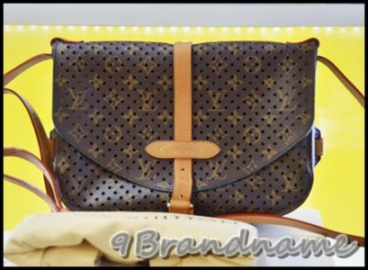 Louis Vuitton Saumur Perforated LIMTED กระเป๋าสะพาย Crossbody ลายฉลุ ด้านในสีฟ้า หายากมากค่ะ มือสองสภาพสวยเหมือนใหม่