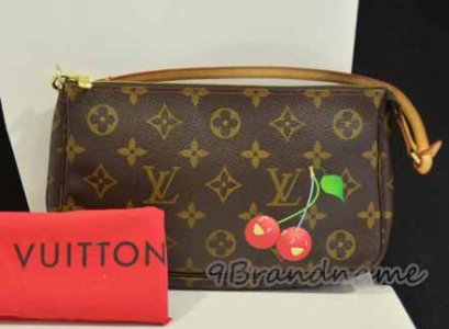 Louis Vuitton Pochette CHERRY LIMITED น่ารักๆค่ะ สภาพดี