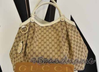 Gucci Sukey Tote ลายโลโก้ ขอบหนังสีครีม ใบใหญ่ รุ่นใหม่ สภาพเหมือนใหม่เลยค่า