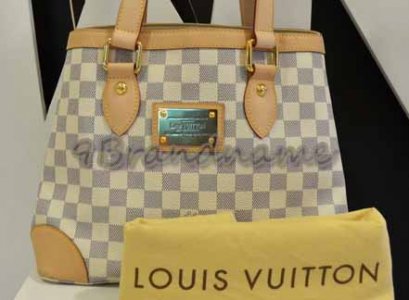 Louis Vuitton Hampstead Azur PM สภาพดีคาวไฮด์ขาวจั๋ว สติกเกอร์ยังอยู่เลยค่ะ