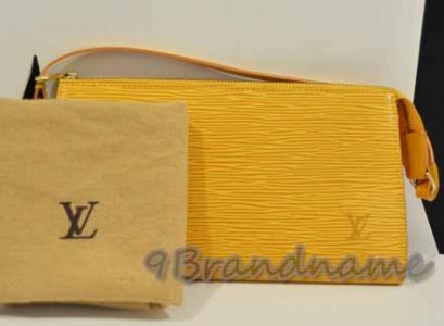 Louis Vuitton Pochette Epi สีเหลืองสภาพดีค่ะ