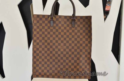 Louis Vuitton Sac Plat Damier กนะเป๋าถือ ใบใหญ่ ใส่เอกสารก็ดีค่ะ สภาพสวยมาก