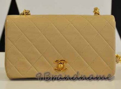 Chanel Vintage ฝาเต็ม สีBeige อะไหล่ทอง ขนาด 7.5