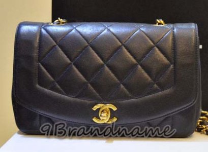 Chanel Vintage 9 ฝาครึ่ง หนังแกะสีดำ อะไหล่ทอง สายสะพายยาวน่ารักค่า