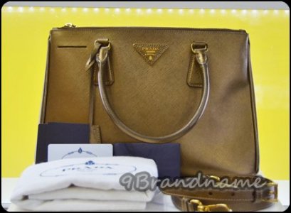 Prada Saffiano Lux Tote Bronzo size 30 2zips กระเป๋าถือ พร้อมสายสะพาย 2 ซิปสีทองเมทัลลิค สวยไม่เหมือนใครคะ มือสองสภาพดีค่า
