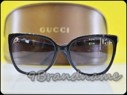Gucci Sunglasses แว่นตากันแดดเลนส์สีดำ กรอบดำ ทรงเฉี่ยว มือสอง สภาพดีค่า