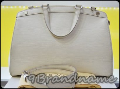 Louis Vuitton Brea EPI Ivory MM SHW กระเป๋าถือ ลายไม้สีขาวงาช้าง อะไหล่เงินรุ่นใหม่ พร้อมสายสะพายยาว ดูคุณหนูมากๆคะ มือสอง สภาพดีค่า