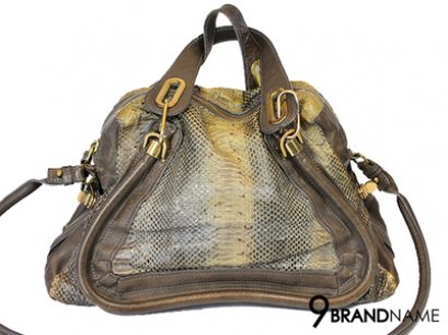 Used Chloe Paraty Snakeskin Brown - Used Authentic Bag กระเป๋า โคลเอ้ หนังงู สีน้ำตาล ดีไซน์เก๋ ทำจากหนังงู ขอบเป็นหนังแท้ สีน้ำตาล ครอสบอดี้ได้ ถือก็สวยค่ะ ของแท้มือสอง สภาพดีค่ะ