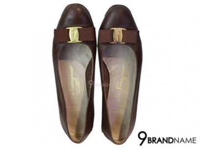 Ferragamo &#039;Vara&#039; pump Brown Color GHW