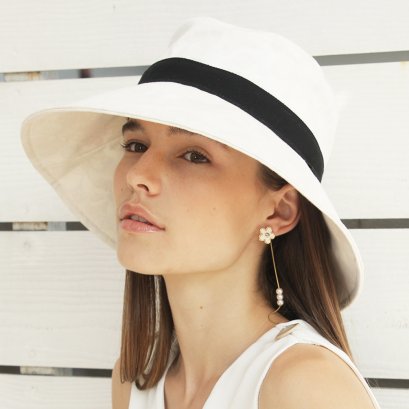 Madame Derby (White) 