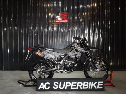 KLX250 สี Matrix Camo Gray (สีหายาก)​ ปี​19 (ปิดการขาย)