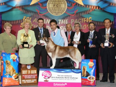 HIS MAJESTY KING BHUMIBOL ADULYADEJ TROPHY AM.CAN.TH.GRAND.CH.KRISTARI'S KHALUA ON ICE