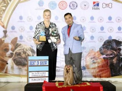 TAWANNA NGAMWONGWAN NATIONAL DOG SHOW 2014_AB4