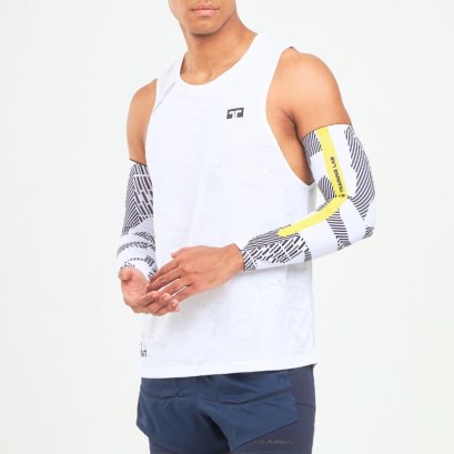 TL GLIDE ARMSLEEVES ปลอกแขนรุ่น ไกลด์ (ขาว)