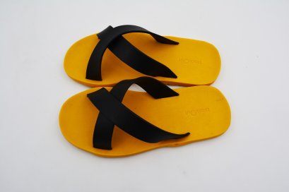 CROSS - blackOut พื้นเหลือง/หูดำ