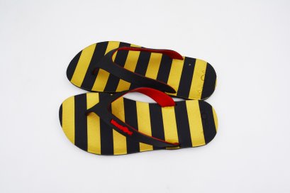 FLIPPER 2 TONE- blackOut พื้นลายขวางใหญ่ทอง/หูดำแดง