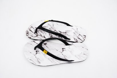 FLIPPER - blackOut พื้นหินอ่อน/หูดำ