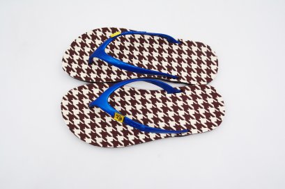 FLIPPER - blackOut พื้นชิโนริน้ำตาล/หูน้ำเงิน