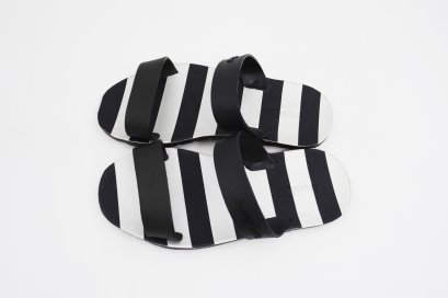 SLING - blackOut พื้นลายขวางใหญ่เงิน/หูดำ