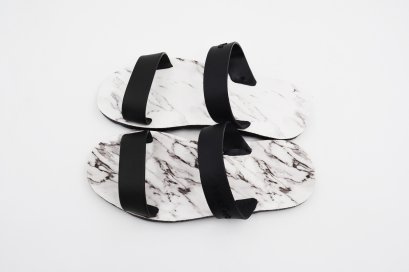 SLING - blackOut พื้นหินอ่อน/หูดำ