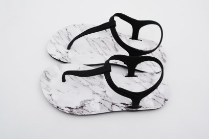 SLINGBACK-blackOut พื้นหินอ่อน/หูดำ