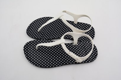 SLINGBACK-blackOut พื้นลายจุดเล็กดำ/หูขาว