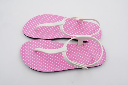 SLINGBACK-blackOut พื้นลายจุดเล็กชมพู/หูขาว