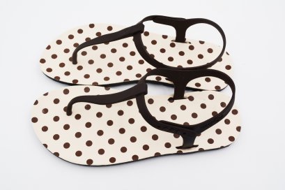 SLINGBACK-blackOut พื้นลายจุดใหญ่ครีม/หูน้ำตาล