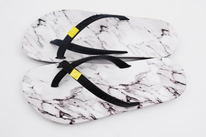 TOELOOP-blackOut พื้นหินอ่อน/หูดำ