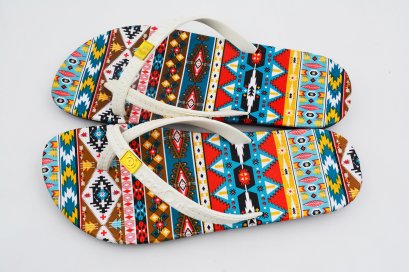 TOELOOP-blackOut พื้นอินเดียแดง/หูขาว