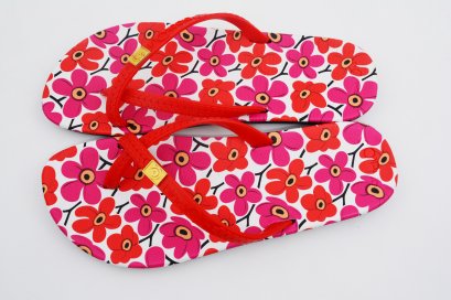 TOELOOP-blackOut พื้นดอกญี่ปุ่นแดง/หูแดง