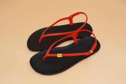 FLIPPER SLINGBACK - blackOut พื้นดำ/หูแดง